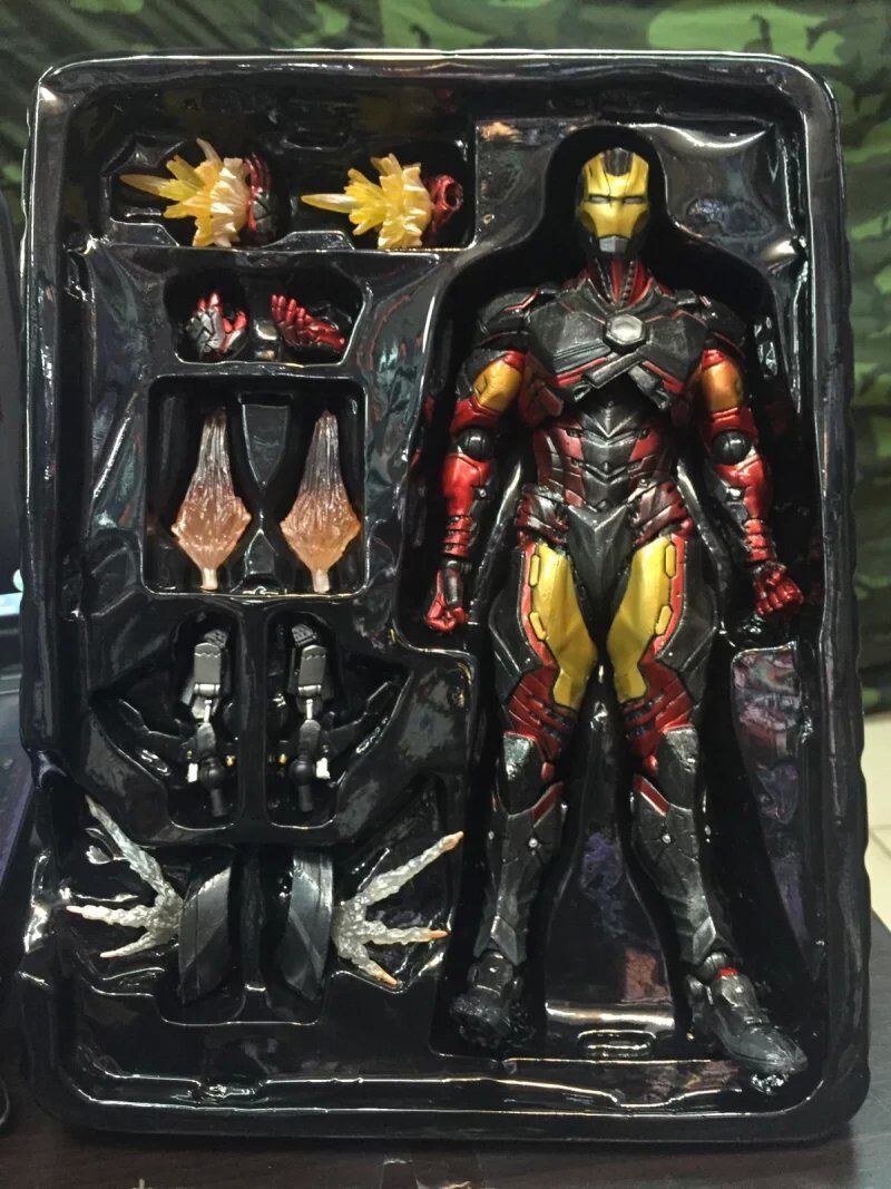 Marvel Anime Figures Ironman Play Art Kais Avengers: Endgame Action Figural Model Doll Spiderman Hulk Brinquedos Juguetes Figma