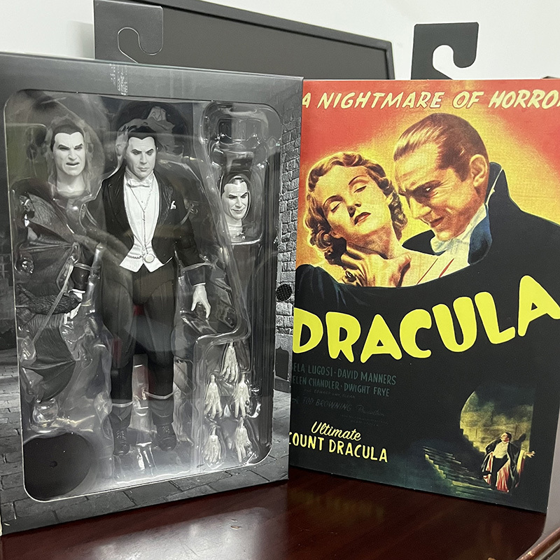 Dracula Bela Lugosi figure collector black and white